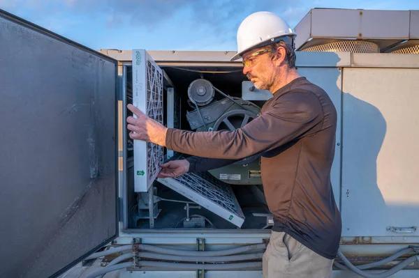 The Role of HVAC Contractors in Houston’s Hot Climate