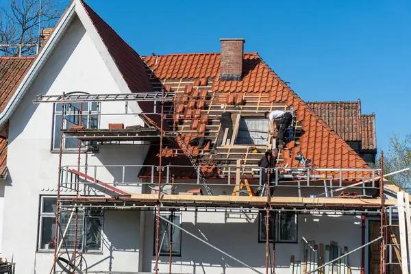 Finding a Reliable Roof Replacement Contractor in St. John