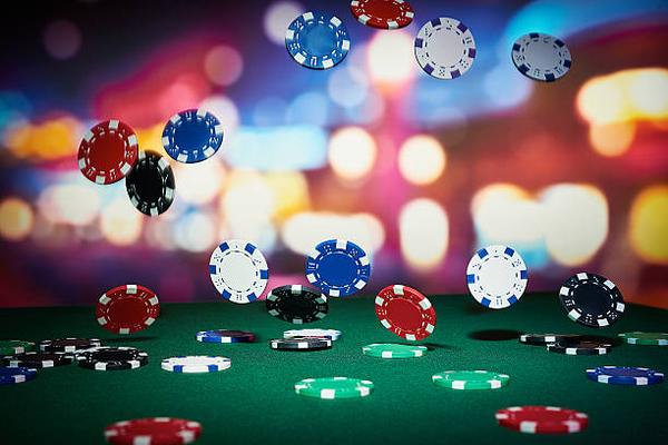 Essential Features to Consider at the best online casino Singapore